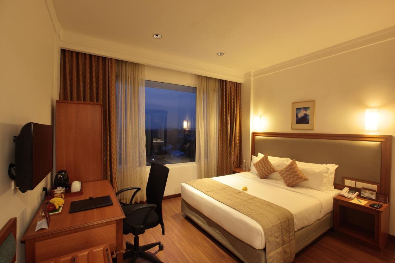 Hotel Monsoon Empress Kochi Exterior foto
